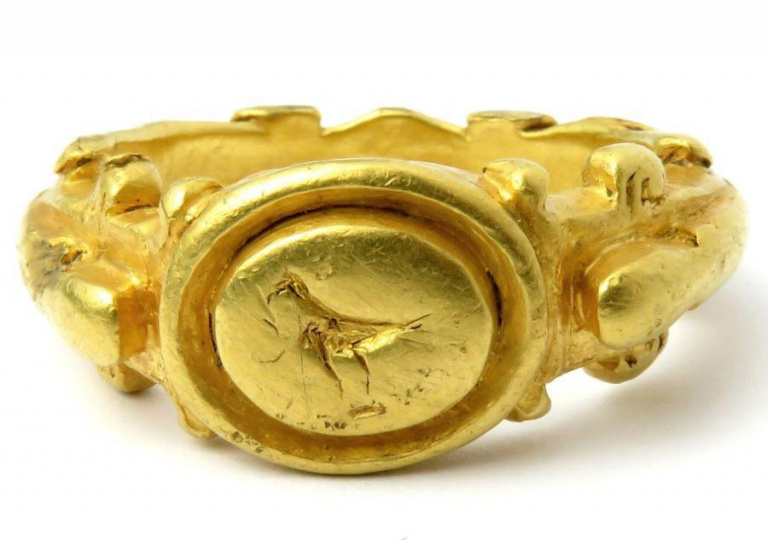 Lot 18 Roman Gold Ring