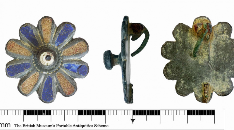 Roman Flower brooch