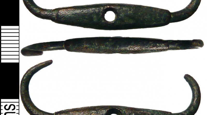 Anglo-Saxon dress hook