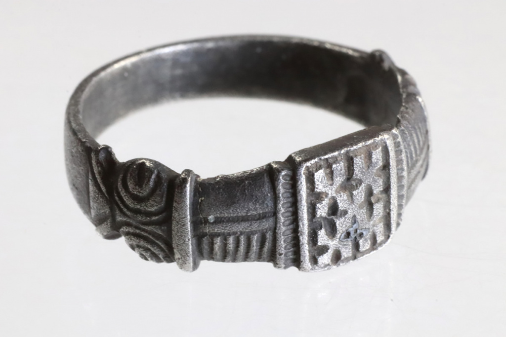 treasure find donated: medieval silver ring