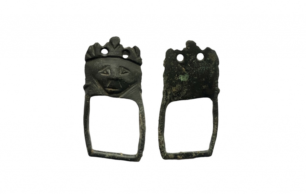 Medieval clasp fastener