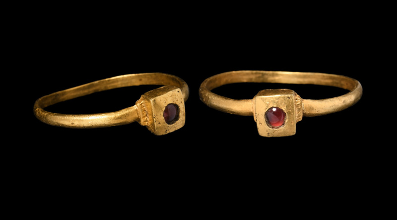 "The Great Wolds Valley" Medieval gold ring