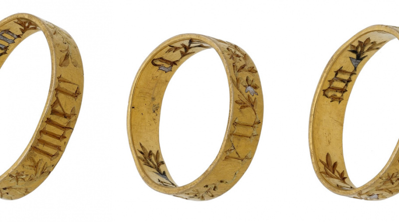 Medieval gold posy ring