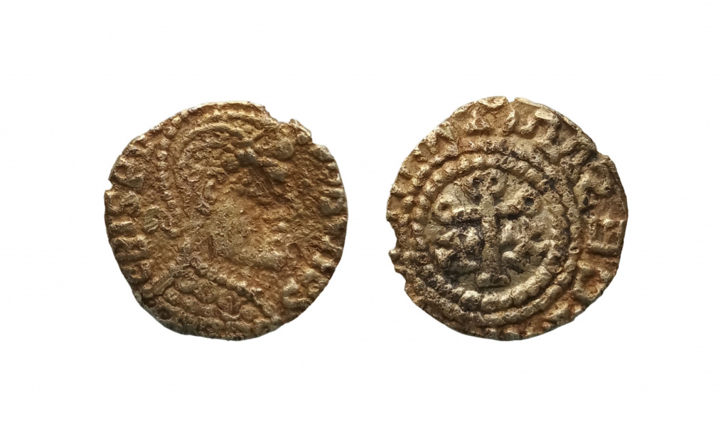 Anglo-Saxon pale gold shilling