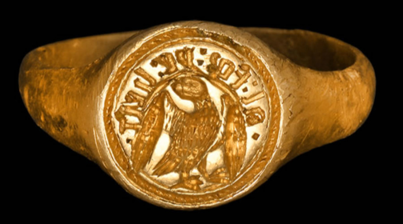 'The Roxwell' Medieval Gold Signet Ring