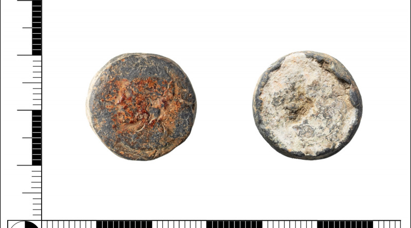 Anglo-Saxon weight with Roman coin inset
