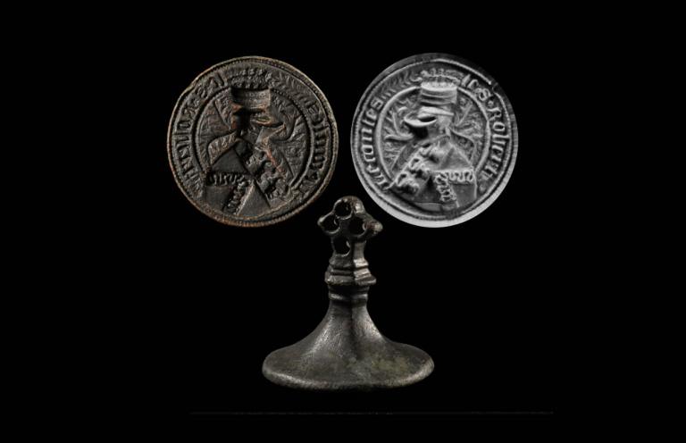 Medieval seal matrix of Count Robert